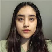 Profesora de inglés imparte a niños de todas las edades